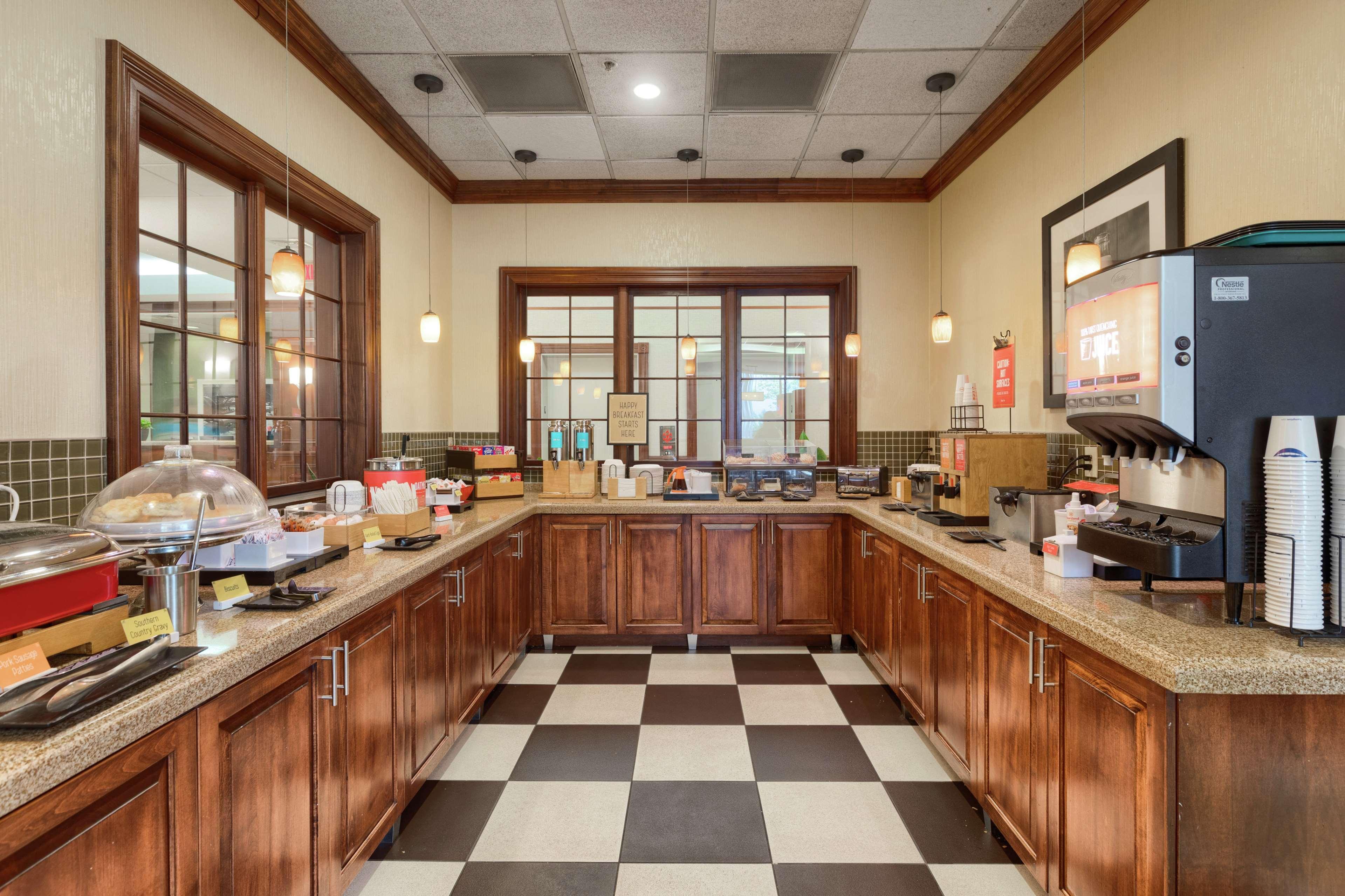 Hampton Inn Louisville Northeast Ngoại thất bức ảnh