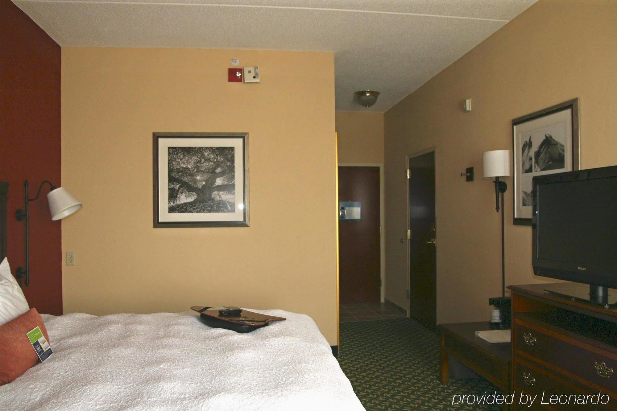 Hampton Inn Louisville Northeast Phòng bức ảnh