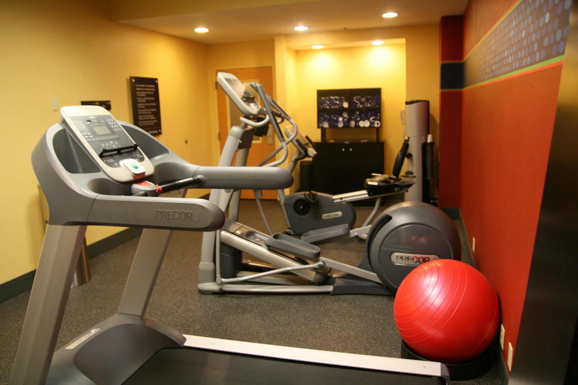 Hampton Inn Louisville Northeast Ngoại thất bức ảnh