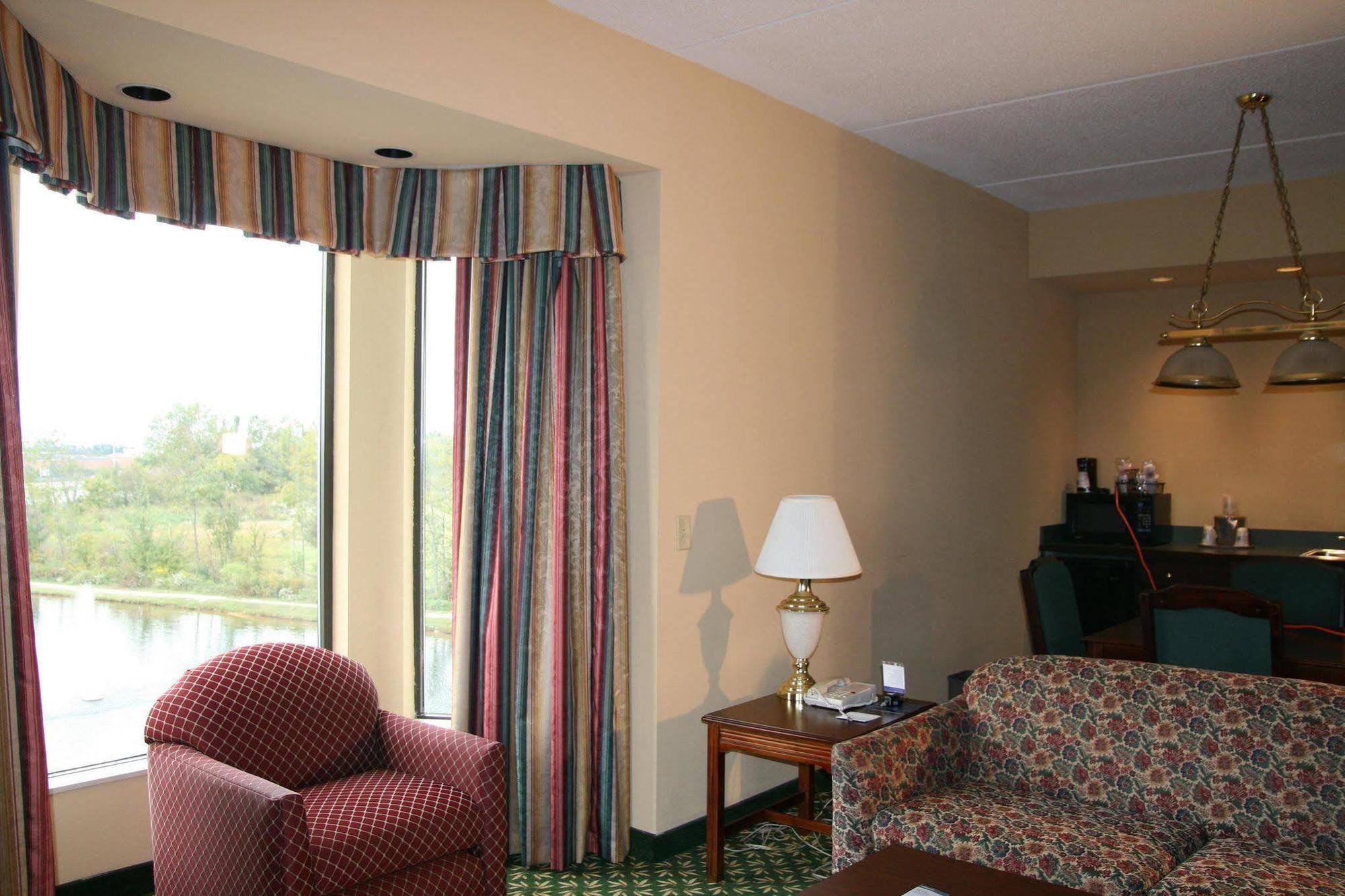 Hampton Inn Louisville Northeast Phòng bức ảnh
