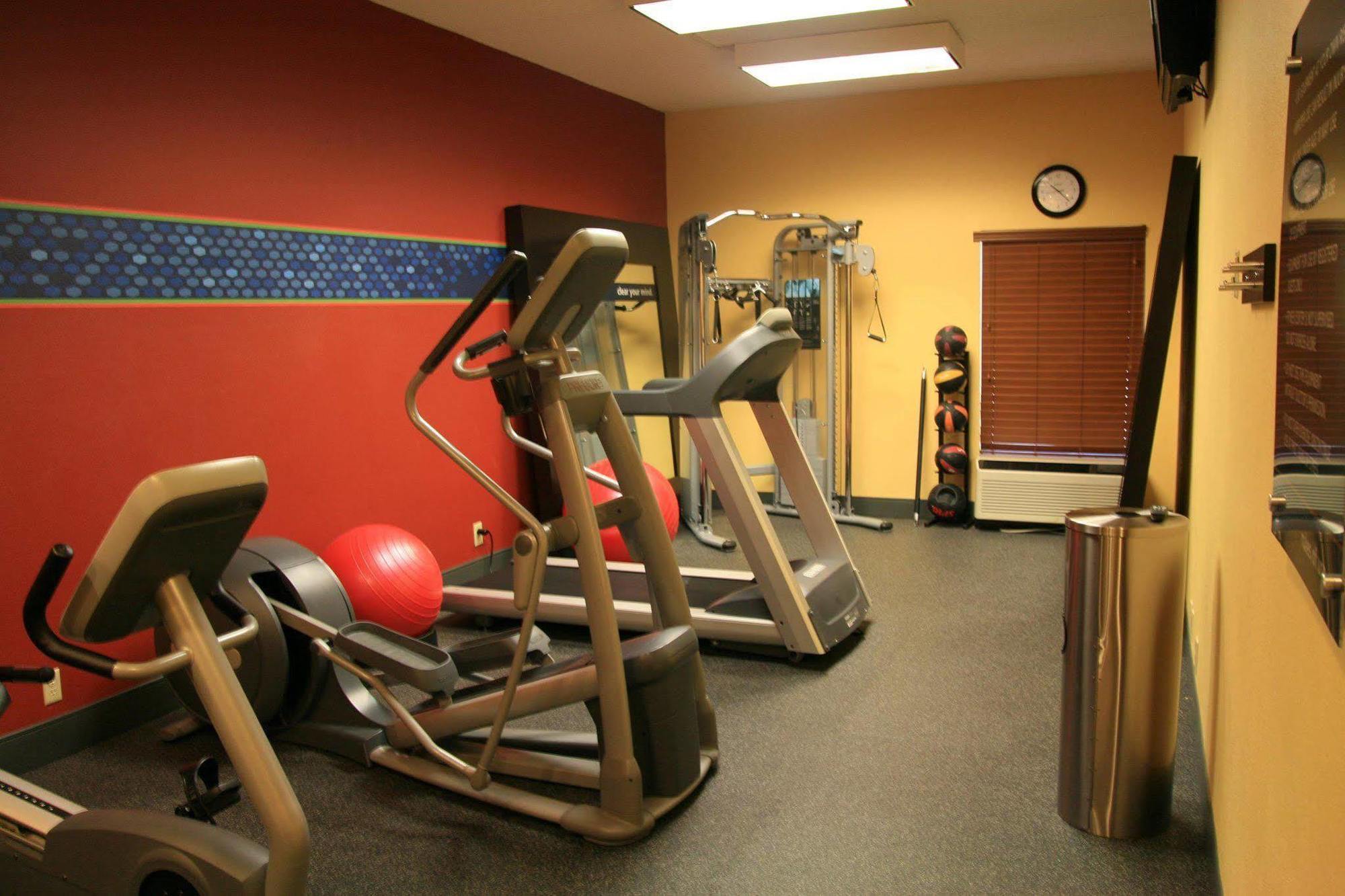 Hampton Inn Louisville Northeast Ngoại thất bức ảnh