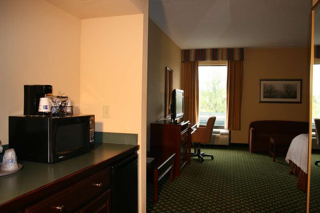 Hampton Inn Louisville Northeast Phòng bức ảnh