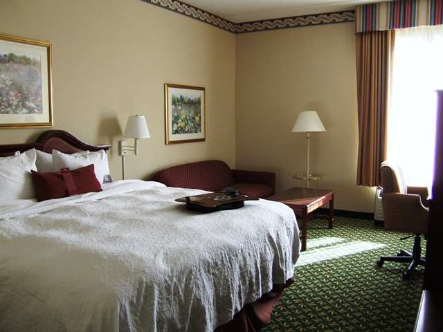 Hampton Inn Louisville Northeast Phòng bức ảnh